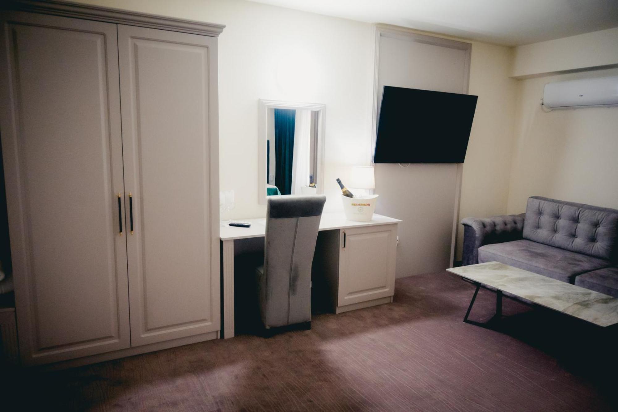 Hotel Valahia ترجوفيشت المظهر الخارجي الصورة