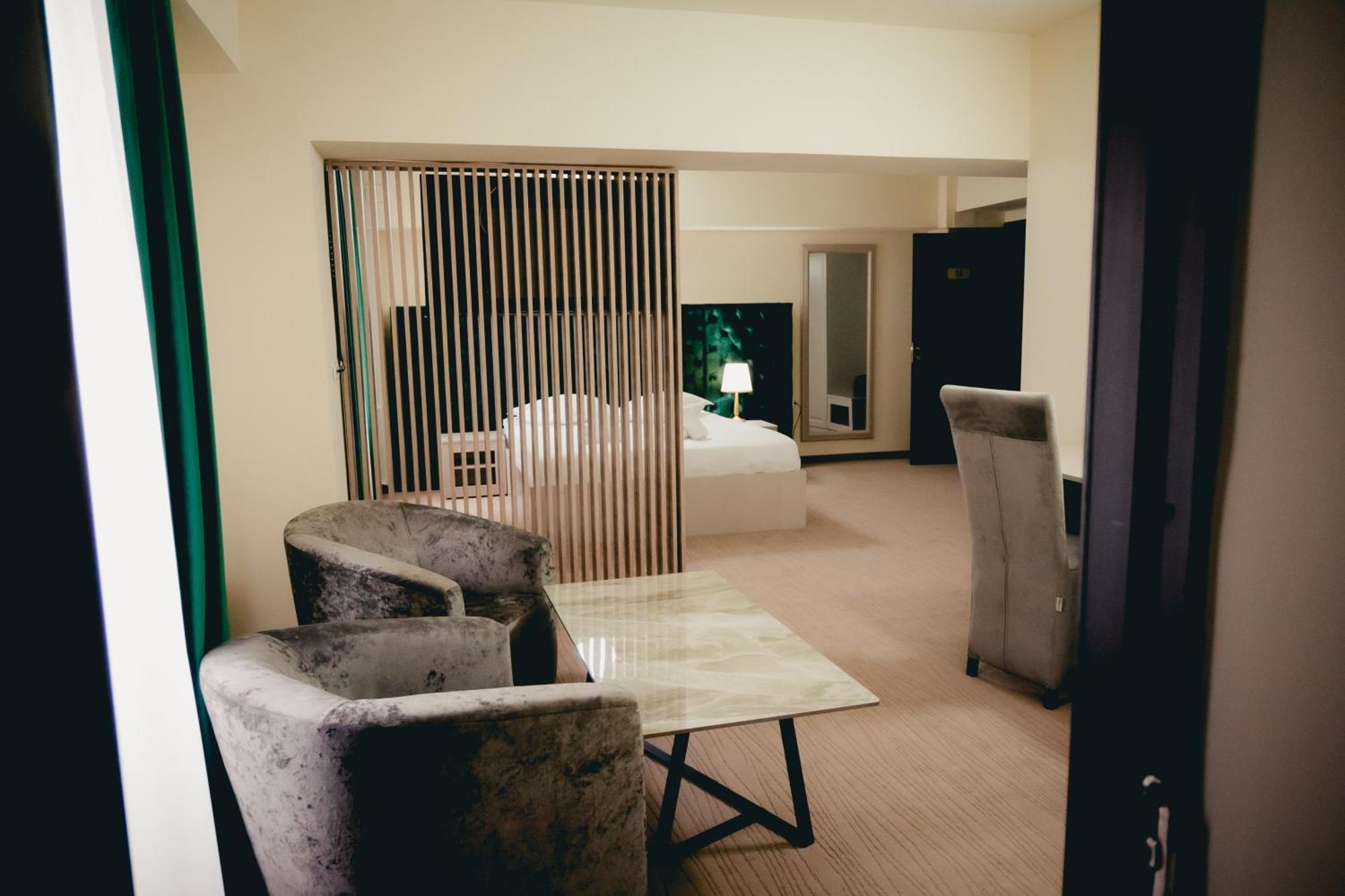 Hotel Valahia ترجوفيشت المظهر الخارجي الصورة