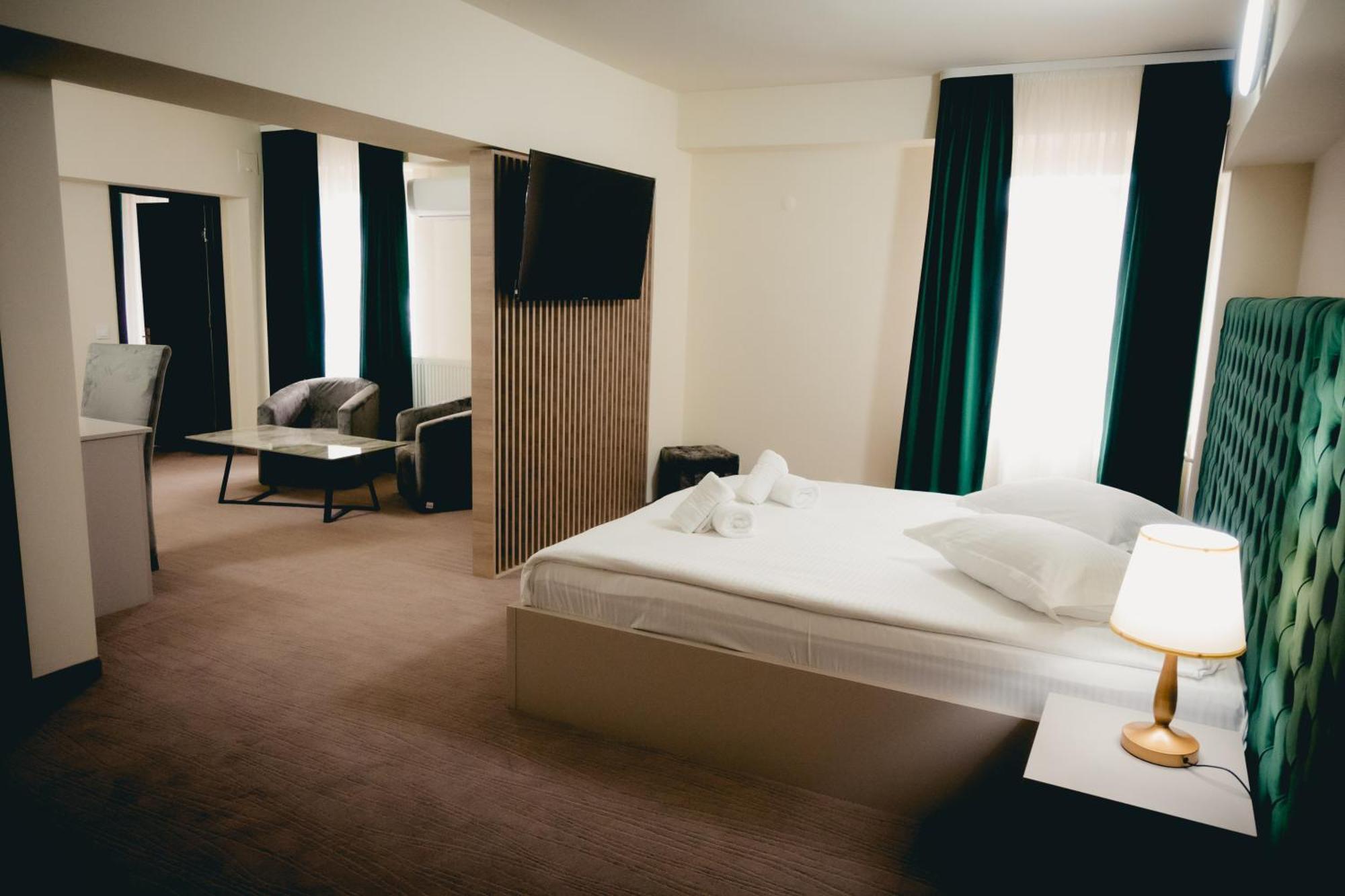 Hotel Valahia ترجوفيشت المظهر الخارجي الصورة