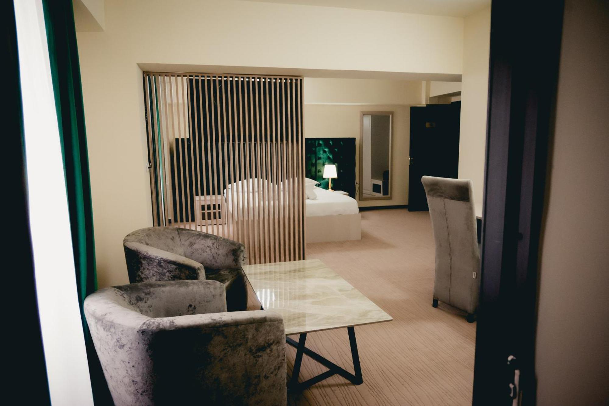 Hotel Valahia ترجوفيشت المظهر الخارجي الصورة