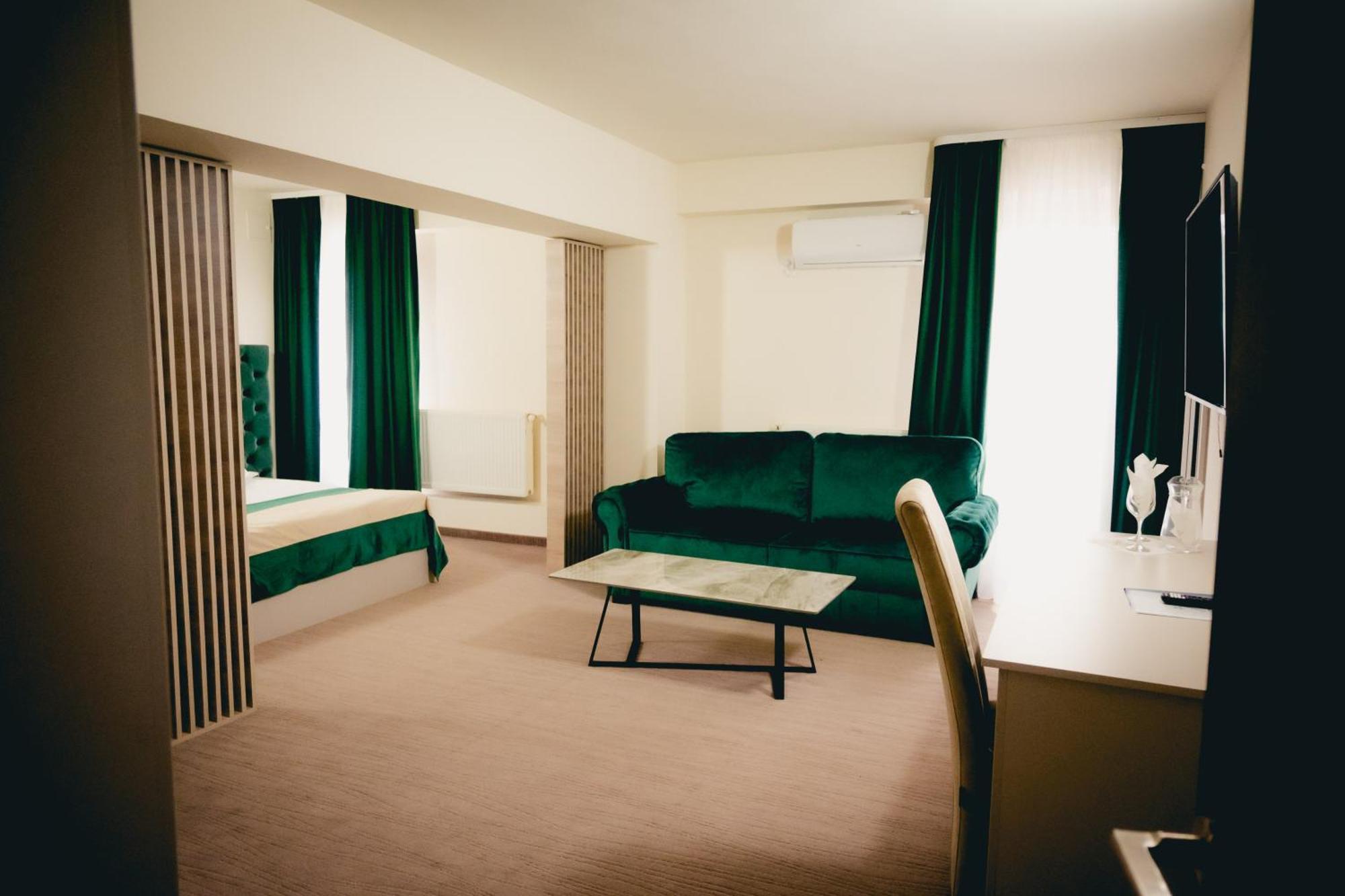 Hotel Valahia ترجوفيشت المظهر الخارجي الصورة