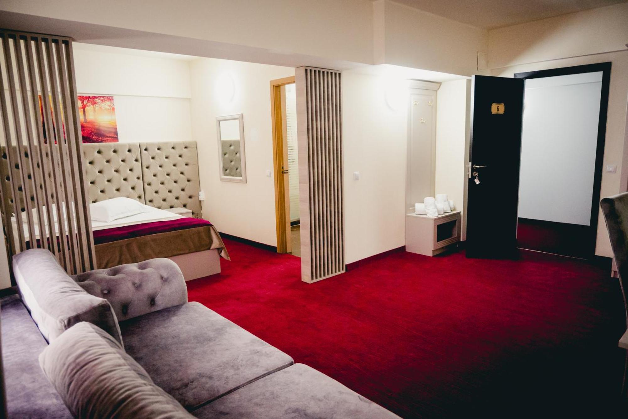 Hotel Valahia ترجوفيشت المظهر الخارجي الصورة