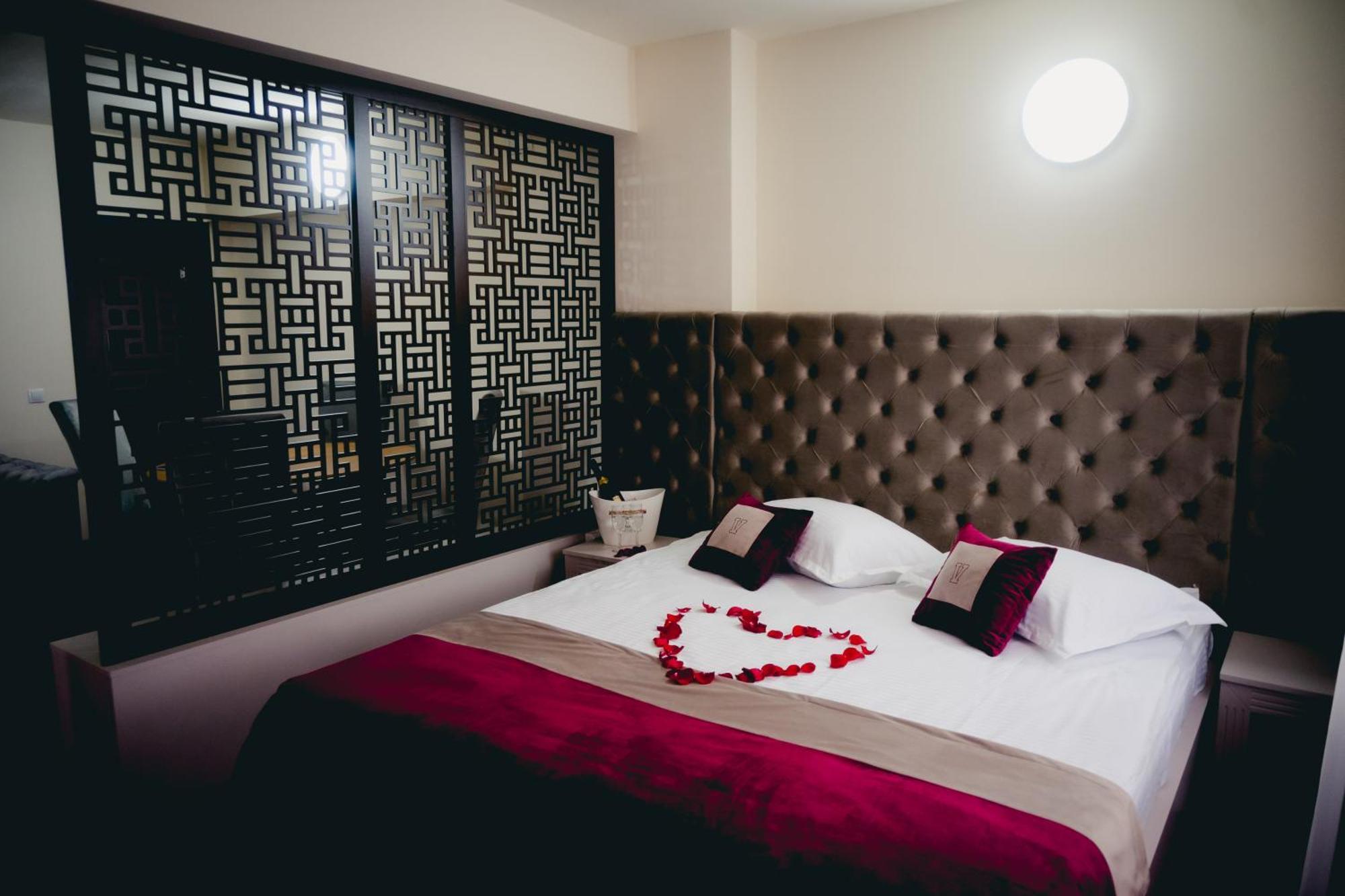 Hotel Valahia ترجوفيشت المظهر الخارجي الصورة